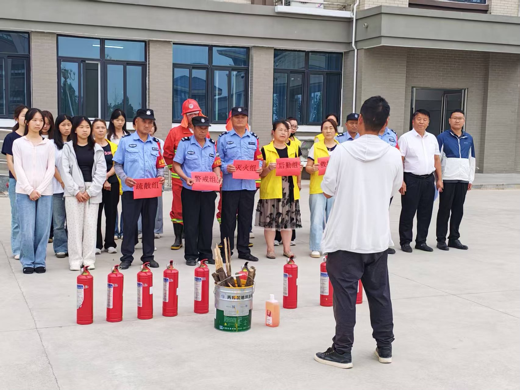 以练促防 筑牢根基——保卫处组织开展校园消防应急演练