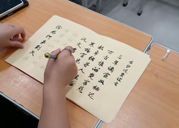 图片2.jpg 图片2.jpg