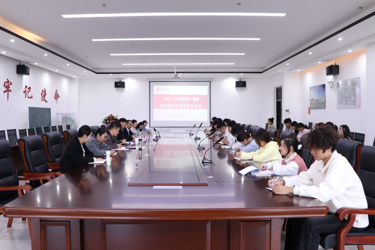 会议室里的人们

AI 生成的内容可能不正确。