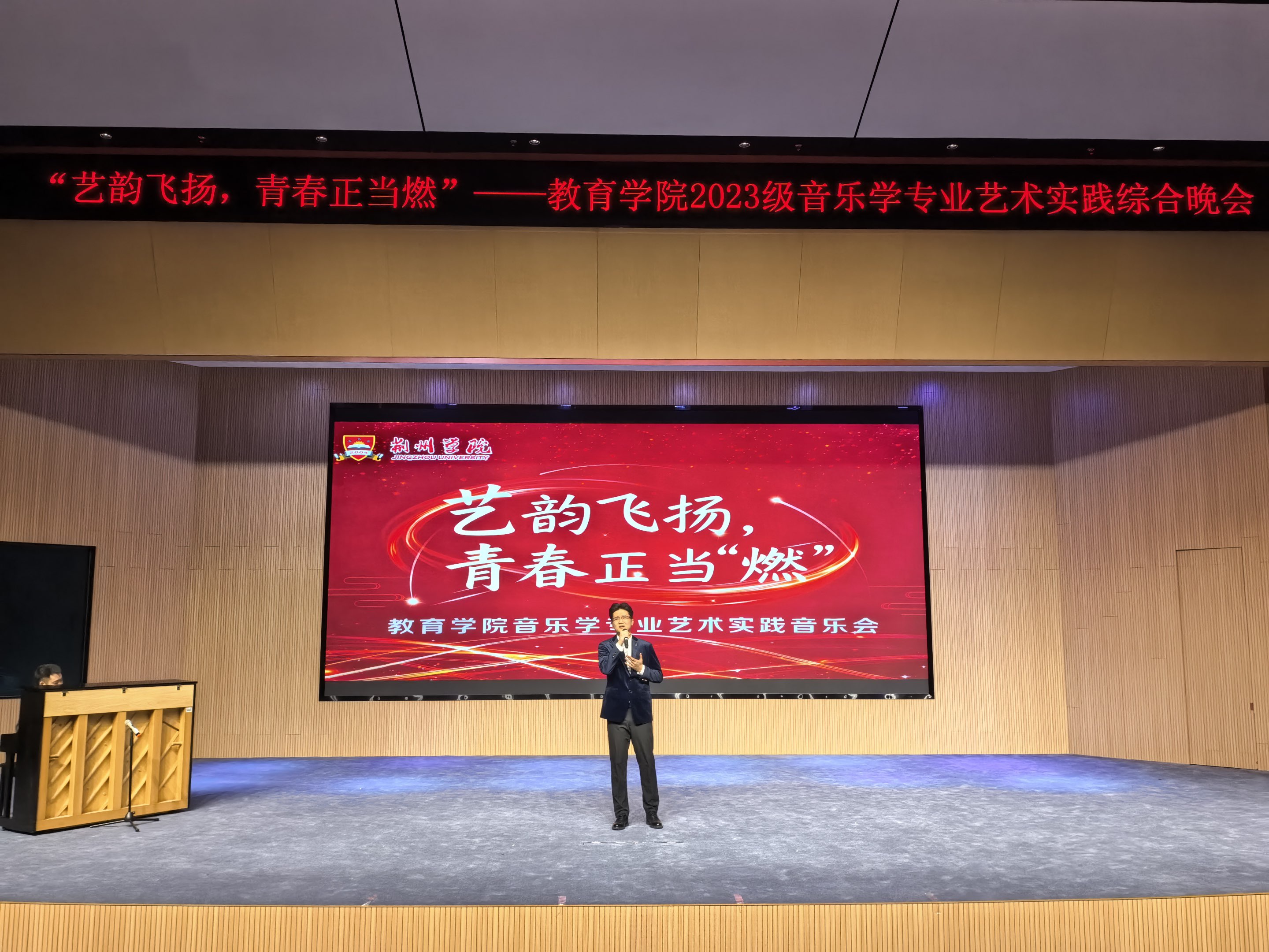 8970a06cb4ae128c9c7bb72574c3b471