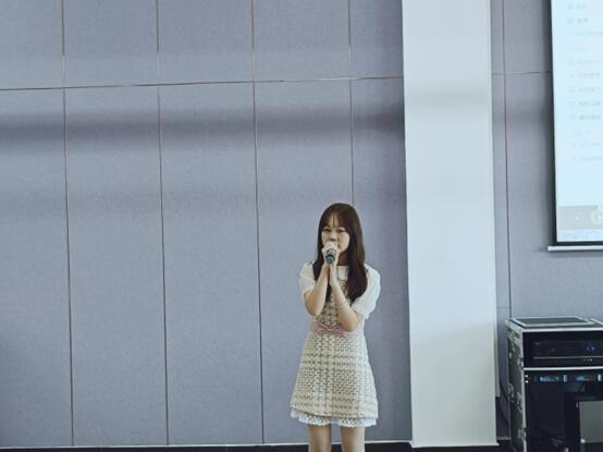 CN3A~KNL}TLQM1R`%J_5O)M.jpg