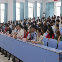 学校成功举办“护航人生路·共筑防护墙”主题宣讲活动